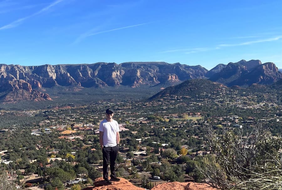 Thomas Karl on the red rocks overlooking Sedona